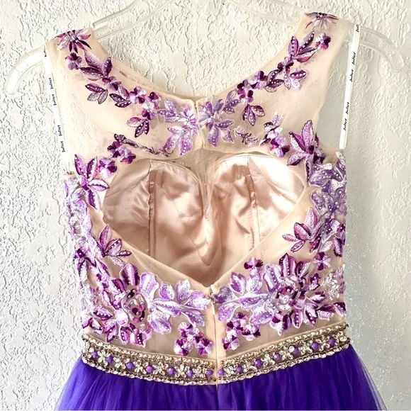 Floral Embroidered Ball Gown Size XS - Picture 9 of 17